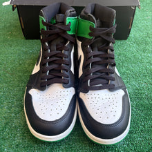 Load image into Gallery viewer, Jordan Lucky Green 1s Size 10
