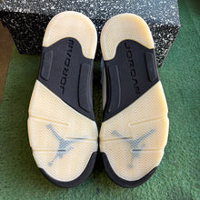 Load image into Gallery viewer, Jordan Reverse Metallic 5s Size 8.5
