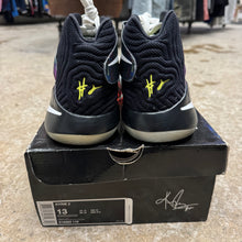 Load image into Gallery viewer, Nike Kyrie Parade 2s Size 13

