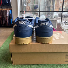 Load image into Gallery viewer, Nike Navy Gum SB Low Dunks Size 11

