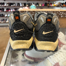 Load image into Gallery viewer, Nike UNDFTD Air Terra Humaras Size 10
