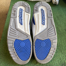 Load image into Gallery viewer, Jordan Racer Blue 3s Size 9
