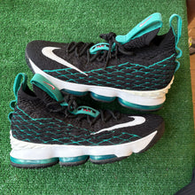 Load image into Gallery viewer, Nike LeBron Griffey 15s Size 11
