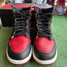 Load image into Gallery viewer, Jordan Banned 1s Size 7Y
