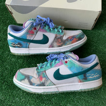 Load image into Gallery viewer, Nike SB Futura Low Dunks Size 9.5
