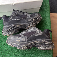 Load image into Gallery viewer, Balenciaga Triple S Size 44
