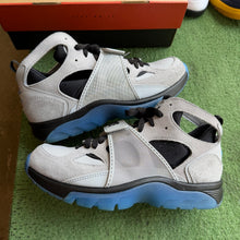 Load image into Gallery viewer, Nike Wolf Grey Star Blue Air Trainer Huaraches Size 9.5
