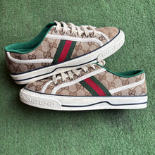 Load image into Gallery viewer, Gucci Tennis Low Tops Size 40
