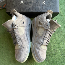 Load image into Gallery viewer, Jordan Kaws 4s Size 11.5
