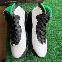 Load image into Gallery viewer, Jordan Seattle 10s Size 13
