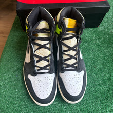Load image into Gallery viewer, Jordan Volt 1s Size 13
