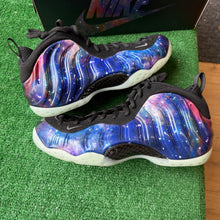 Load image into Gallery viewer, Nike Galaxy Foamposites Size 12.5
