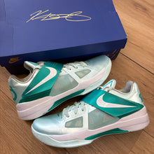Load image into Gallery viewer, Nike Easter KD 4s Size 11
