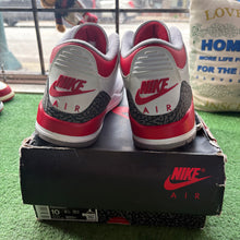 Load image into Gallery viewer, Jordan Fire Red 3s Size 10
