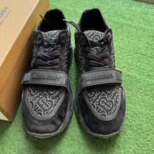 Load image into Gallery viewer, Burberry Ramsey Sneakers Size 43
