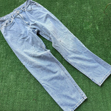 Load image into Gallery viewer, Vintage Guess Jeans Size 34x32
