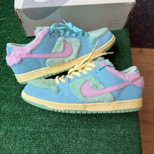 Load image into Gallery viewer, Nike SB Verdy Visty Low Dunks Size 11
