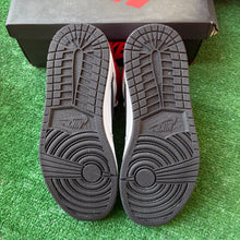 Load image into Gallery viewer, Jordan Light Smoke Grey 1s Size 8.5

