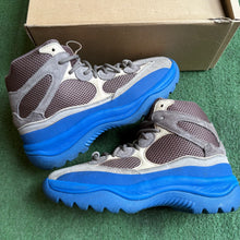 Load image into Gallery viewer, Yeezy DSRT Taupe Blue Boots Size 9
