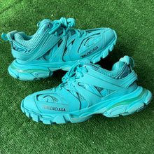 Load image into Gallery viewer, Balenciaga Tracks Size 41
