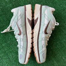 Load image into Gallery viewer, Nike P-6000s Size 12
