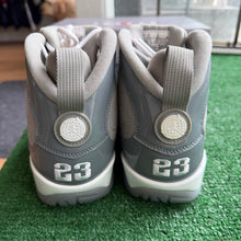 Load image into Gallery viewer, Jordan Cool Grey 9s Size 8.5
