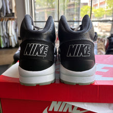 Load image into Gallery viewer, Nike Raider Air Trainer SC High Size 11
