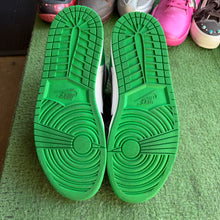 Load image into Gallery viewer, Jordan Lucky Green 1s Size 12

