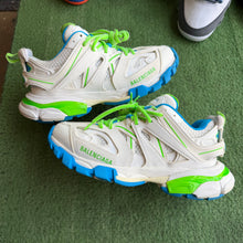 Load image into Gallery viewer, Balenciaga Tracks Size 37
