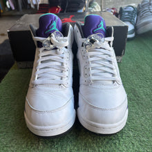 Load image into Gallery viewer, Jordan Grape 5s Size 8
