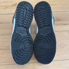 Load image into Gallery viewer, Nike Panda High Dunks Size 11
