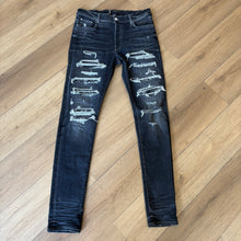 Load image into Gallery viewer, Amiri Denim Size 34
