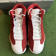 Load image into Gallery viewer, Jordan Dune Red 13s Size 9
