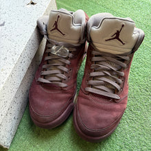 Load image into Gallery viewer, Jordan Burgundy 5s Size 8.5
