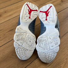 Load image into Gallery viewer, Jordan Fire Red 9s Size 9.5
