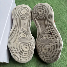 Load image into Gallery viewer, Maison Mihara Waynes Size 42
