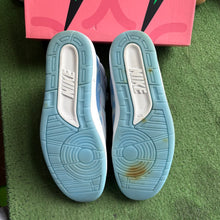 Load image into Gallery viewer, Jordan J Balvin 2s Size 12.5
