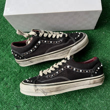 Load image into Gallery viewer, Vans Black Pearlized Old Skool 36s Size 9.5
