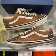 Load image into Gallery viewer, Vans Cocoa Pearlized Old Skool 36s Size 9
