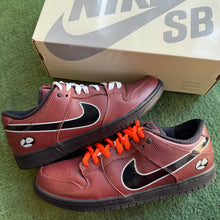 Load image into Gallery viewer, Nike SB Limousine Skateboards Low Dunks Size 10.5
