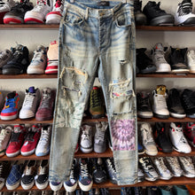Load image into Gallery viewer, Amiri Denim Size 31
