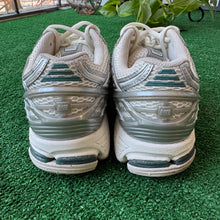 Load image into Gallery viewer, New Balance 1906Rs Size 12
