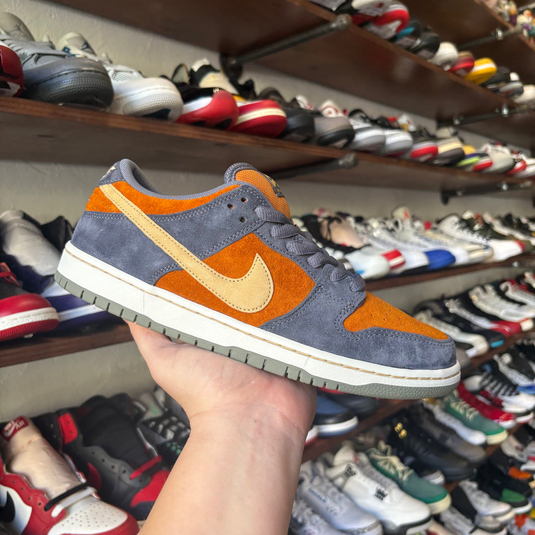 Nike SB Light Carbon Monarch Low Dunks Size 9.5