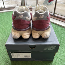 Load image into Gallery viewer, New Balance 9060s Size 10.5
