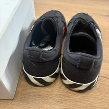 Load image into Gallery viewer, Off White Vulcanized Sneakers Size 41
