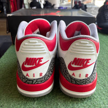 Load image into Gallery viewer, Jordan Fire Red 3s Size 11
