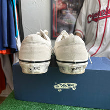 Load image into Gallery viewer, Vans White Pearlized Old Skool 36s Size 11
