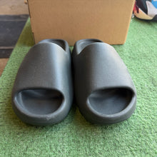 Load image into Gallery viewer, Adidas Yeezy Onyx Slides Size 5
