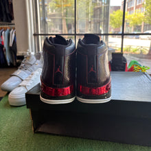 Load image into Gallery viewer, Jordan Chicago 17s Size 8.5
