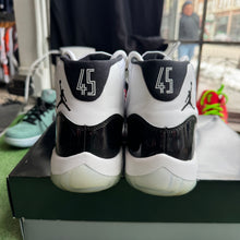 Load image into Gallery viewer, Jordan Concord 11s Size 8
